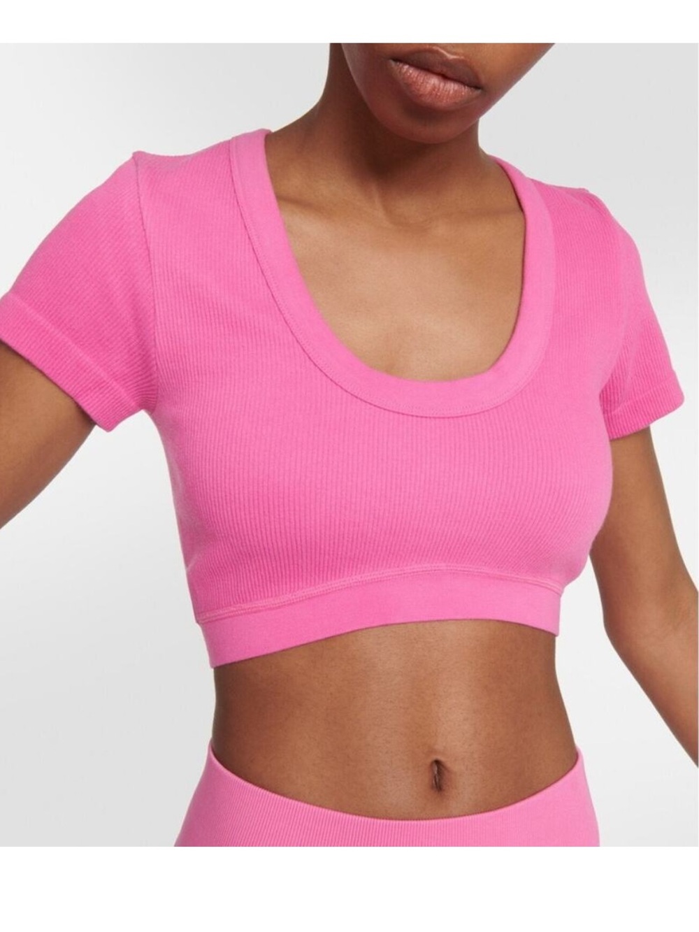 Alo Yoga Seamless Ribbed Cropped Serene Short Sleeve Top in Paradise Pink Size M